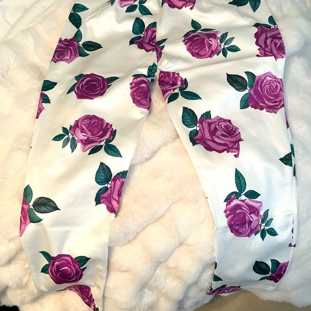 Purple rose leggings.